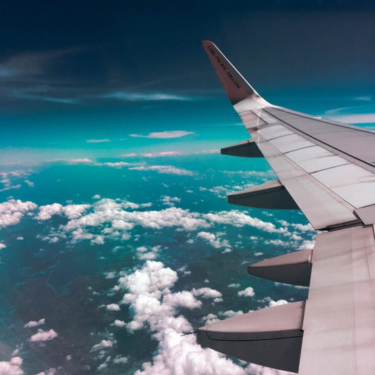 8 tips for feeling refreshed after a long flight | Squirrl